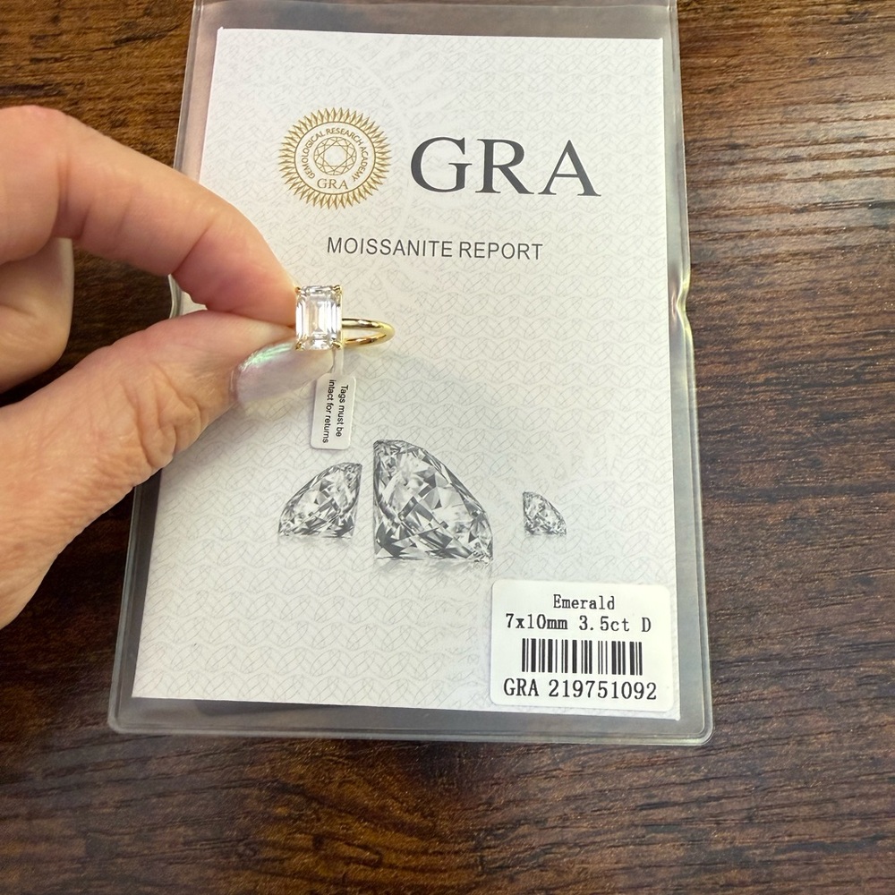 NWT Elegant Moissanite Rings with GRA Certification - size 6 - Picture 8 of 10